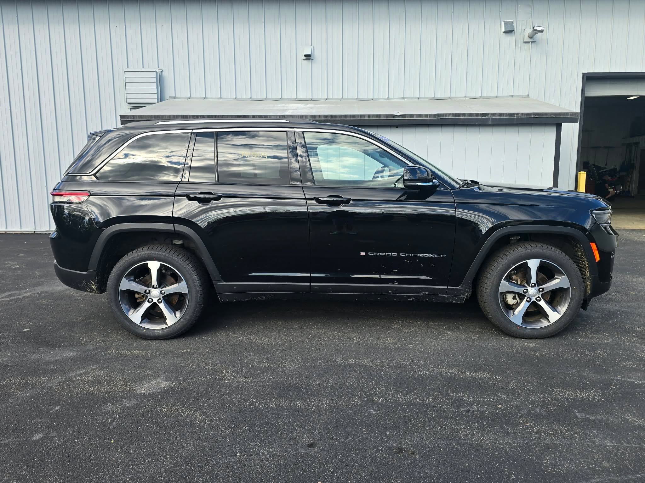 jeep grand cherokee 2023 1C4RJHBG3PC570063 image jeep grand cherokee 2023 1C4RJHBG3PC570063 image